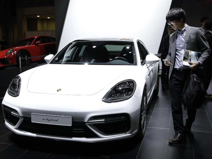 Porsche Panamera (Ansa) 5 novembre 2022 zonainter.it